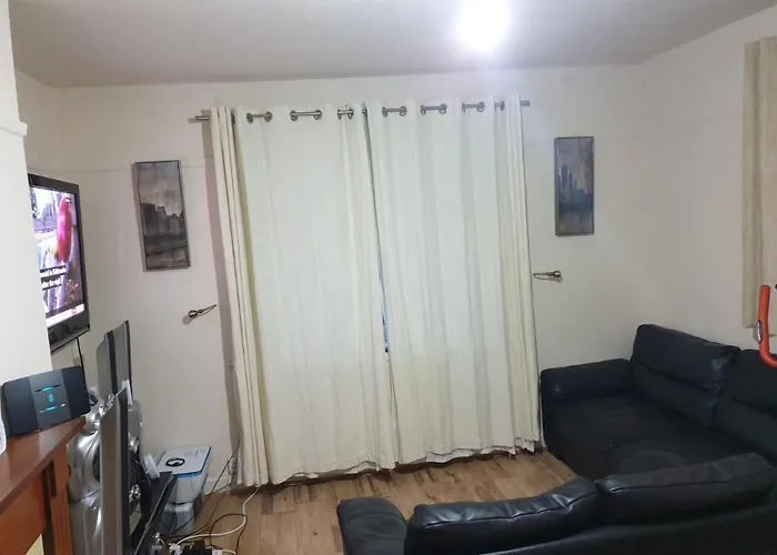 Splendid 4Bedrooms Shared Home Manchester