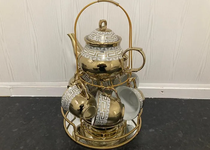 The Avenues And Alleyways Manchester