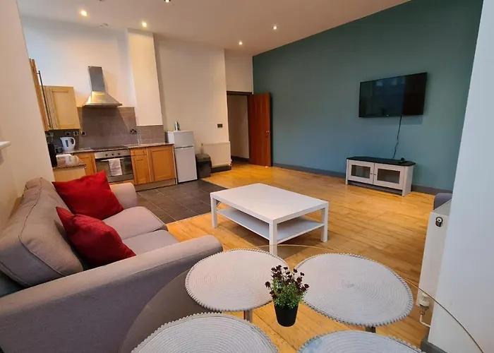 Spacious, Bright And Airy City Centre Flat. Unique Converted Mill. Manchester