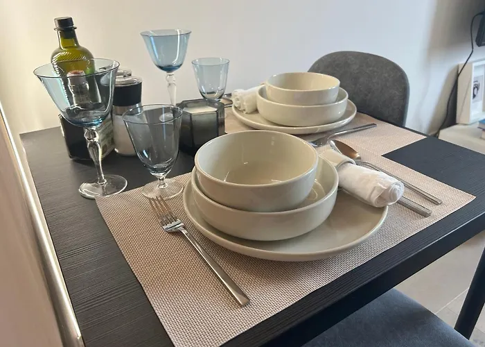 Luxury New Built Split-Level Flat With Rooftop Gardens Access Manchester