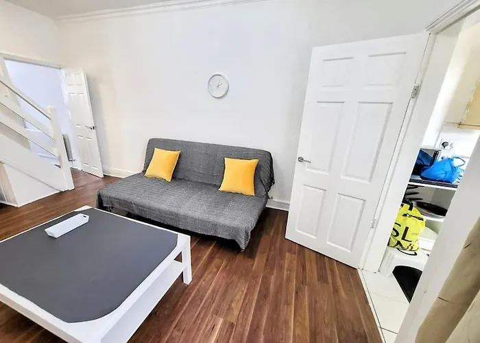 Comfortable House Near Etihad - Stay Sleep Rest Manchester