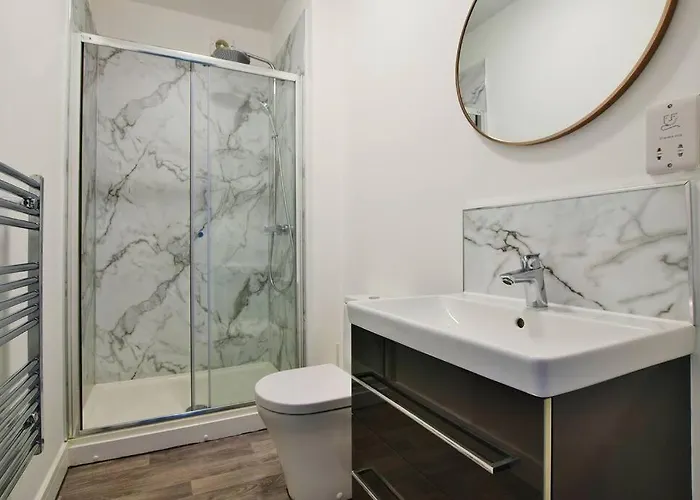 Free Parking - Beautiful 2-Br Flat In Manchester
