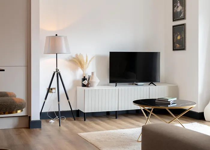 Luxurious Two-Bed Stay: Mcr Manchester
