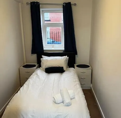 Salford Central 2-Bed - Near Uni & Mcr City Centre Manchester