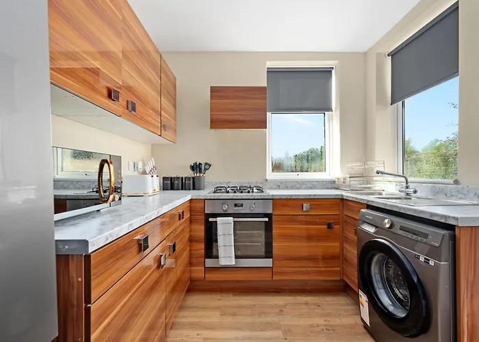 Modern 4Br In M11, Close To Etihad Stadium Sleeps 11 Manchester