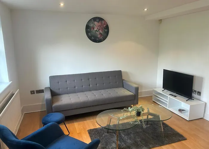Spacious And Cosy Entire Flat Manchester