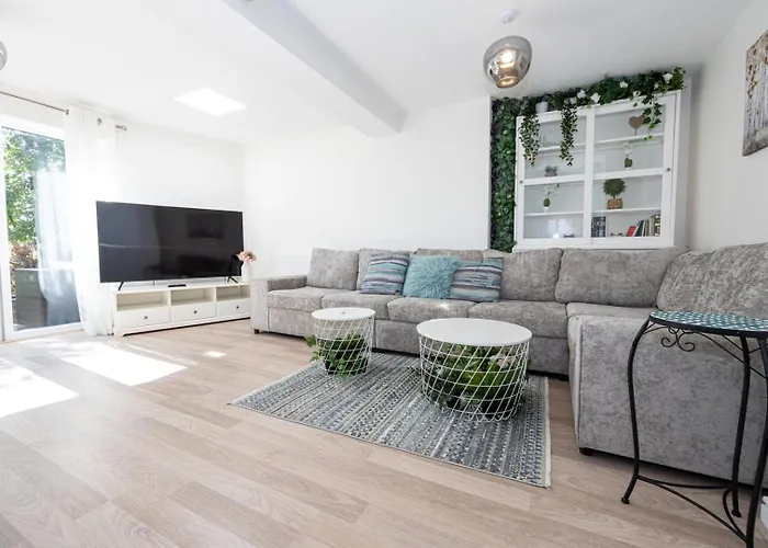 Guestready - A Haven By The River Manchester