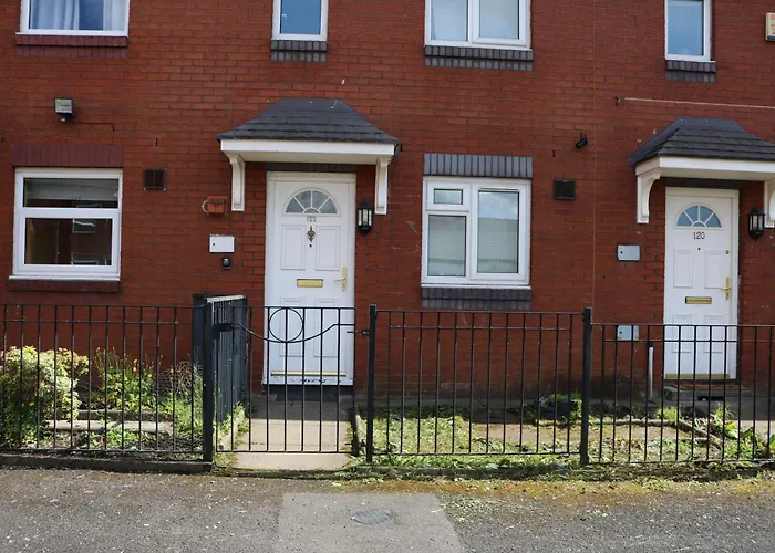 Cosy 2 Bed With Parking Near Piccadilly, Etihad Stadium And Coop Live Sleeps Up To 5 Villa Manchester