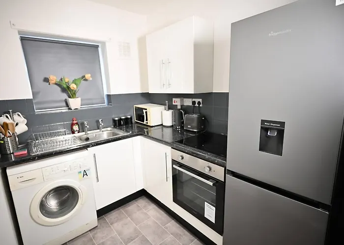 Spacious Studio Near Christie Hospital Apartment Manchester