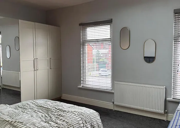 Room In Stockport Road Manchester