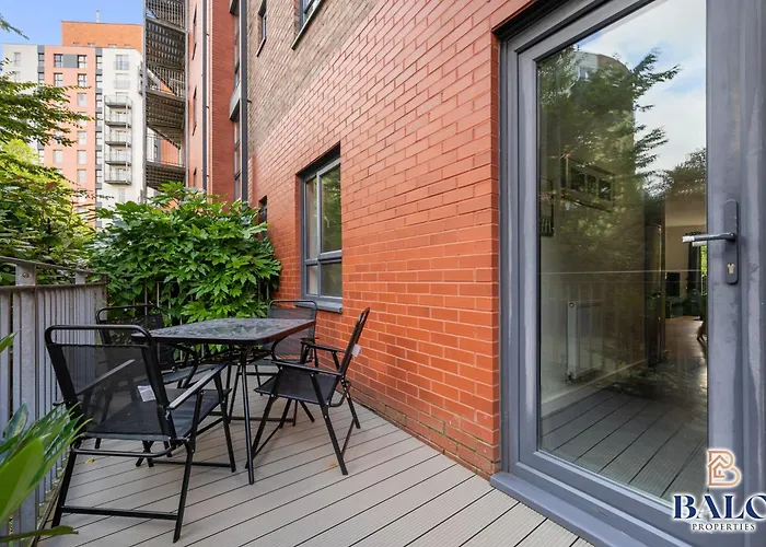 Modern Spacious 2Bedroom Apartment Great! Location By Etihad Mancity Stadium& Coop Live Arena Manchester