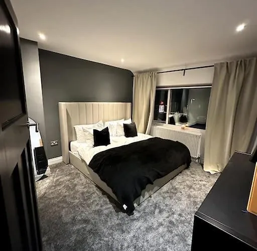 Luxury 2-Br House Ao Arena & City & Old Trafford Manchester