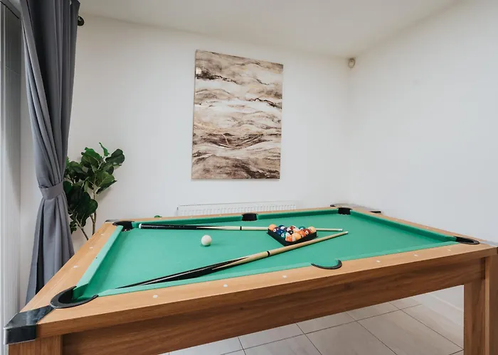 Pool Table - Coop Live Arena, Etihad & City Stay Manchester