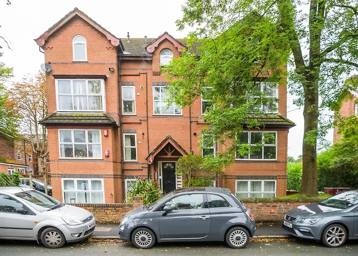 Silver Pines - 2Br - King Bed - 6 Guests - Wi-Fi - Free Parking Manchester