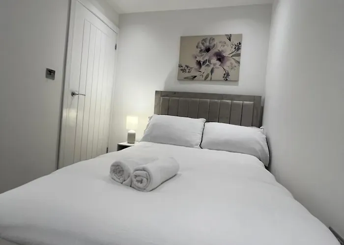 Entire House - Near Etihad Stadium And Central Manchester
