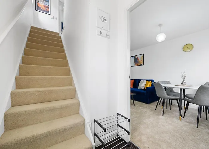 Superb Two Bedroom House Close To Etihad & Coop Live - Private & Free Parking Manchester