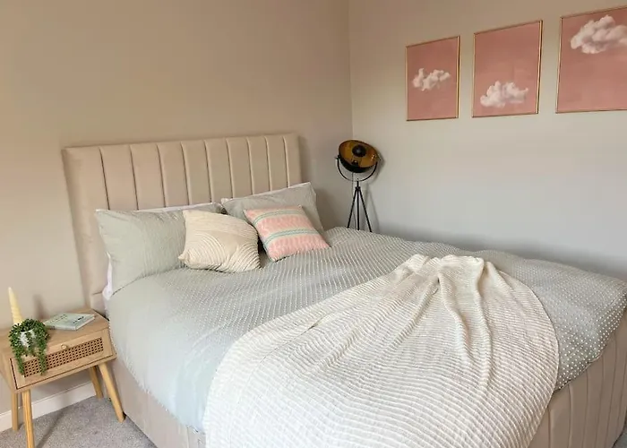 Artistic 3 Bed Home In Old Trafford Next To Mufc Manchester