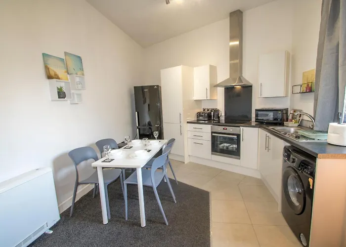 Stylish 2 Bedroom-Free Parking Manchester