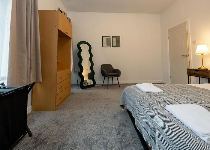 Modern 3Br Home Sleeps 7 Fast Wifi Perfect For Long Stays Manchester