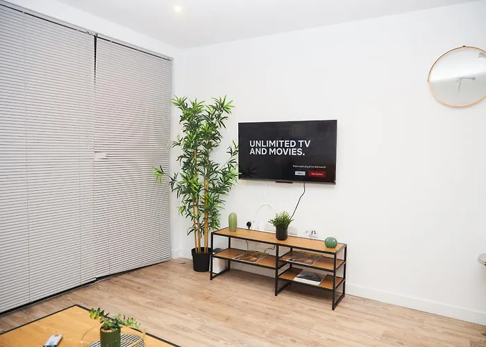 Luxury 2 Bedroom And Bathroom In Central Manchester With Balcony