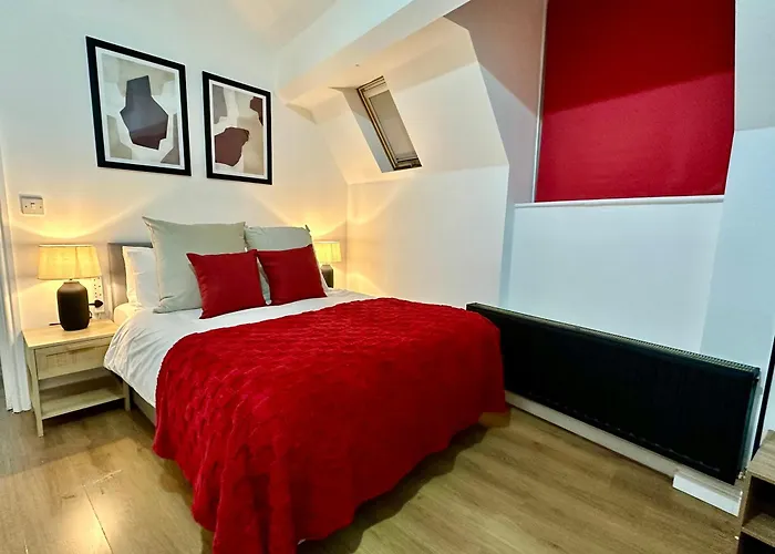 Stylish Old Trafford 2Br Apartment, Free Parking, Near Stadium & City Centre Manchester