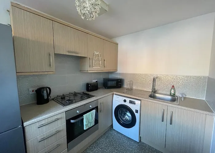 Large 3-Bed House Near Etihad & Coop Live Apartment Manchester