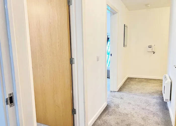 Spacious 2 Bedroom Groundfloor City Apartment Manchester
