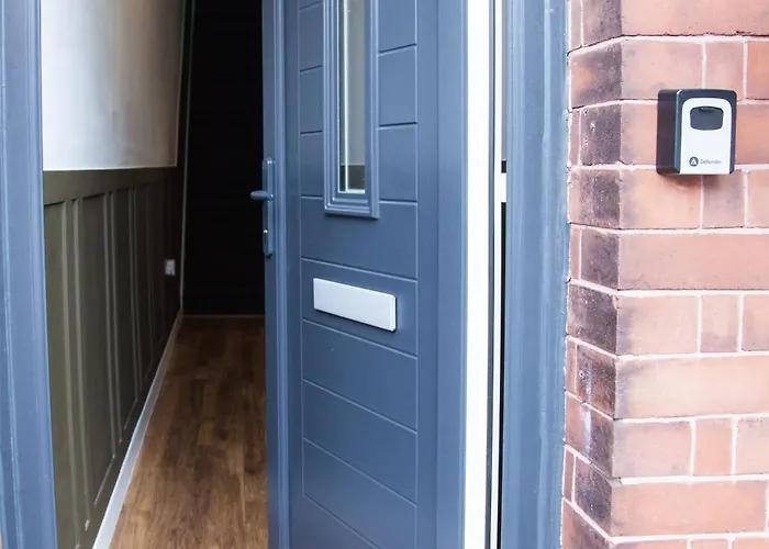 Entire Modern Home In Manchester And Near Peak District