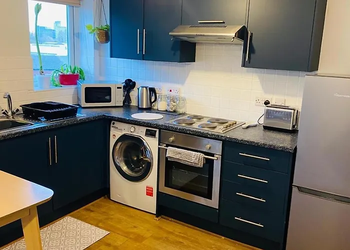 Cool, Calm & Connected Apartment Manchester