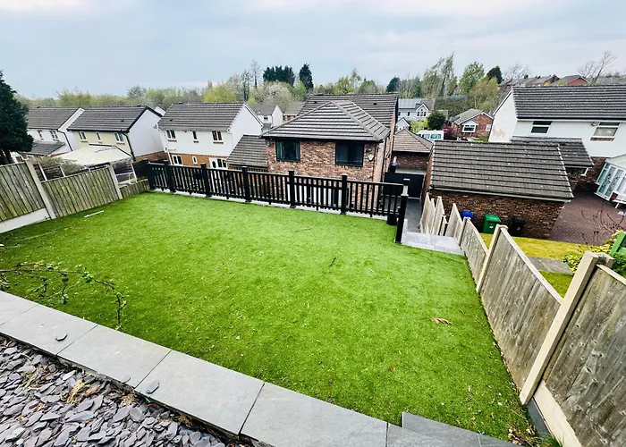 Luxury 5Br Stay With City Access Manchester