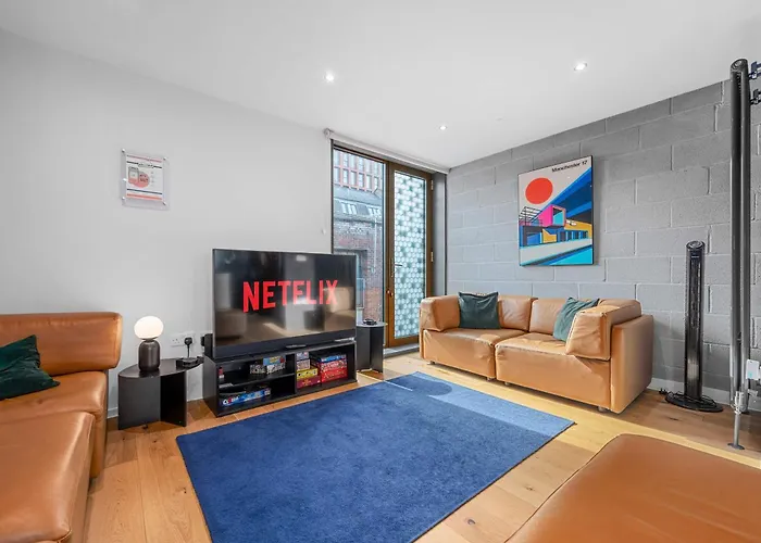 4 Bed Canal St Townhouse Free Parking Manchester