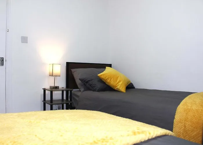 2 Min Walk Etihad Stadium & Coop Arena - 3Br, Free Parking Manchester