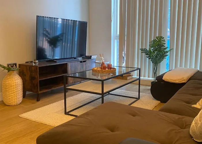 Spacious Central Manchester Apartment - Next To Ao Arena & Picadilly Station - Local Attractions - Free Parking