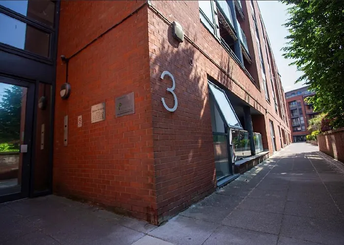 Quebec Building Apartment Manchester