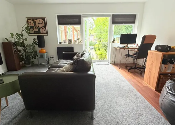 8 Riversdale King Size Room Manchester