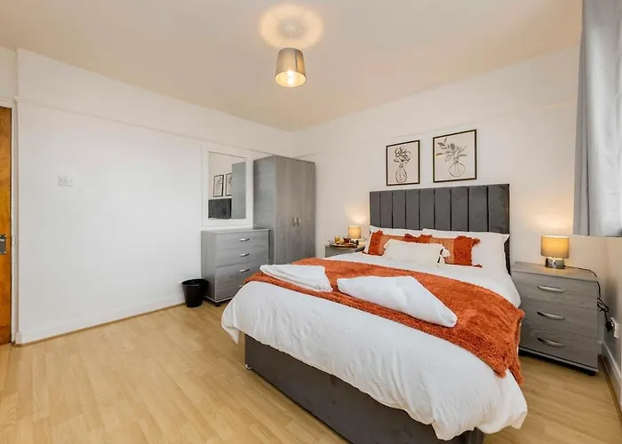 Charming Cosy Home - Your Retreat Awaits Manchester