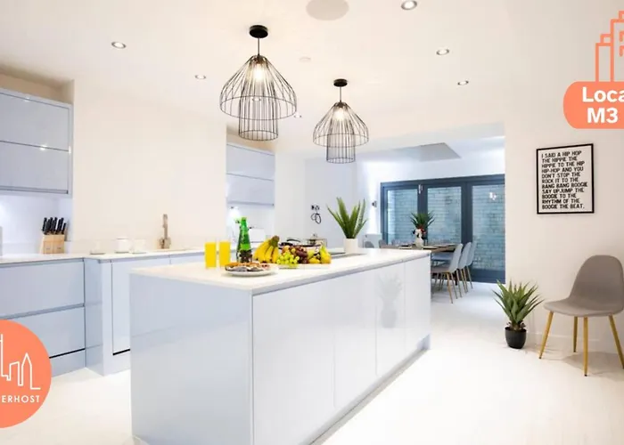 Central Townhouse With Roof Terrace Manchester