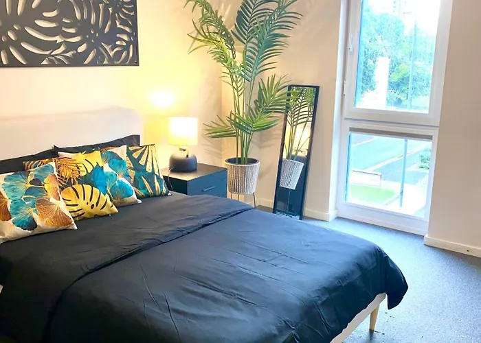 Safari 2 Bedroom Condo With Free Secure Parking Manchester