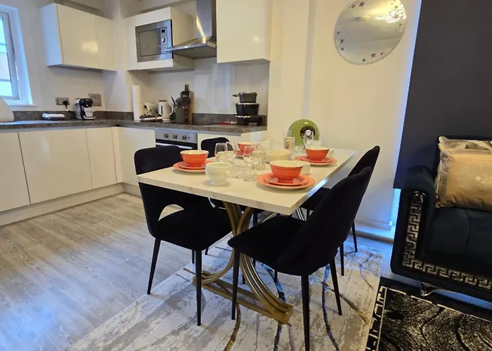 Mega3 Central Manchester Luxury 2-Bedroom,2-Baths With Free Car Park