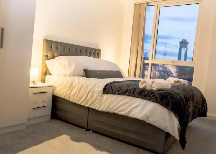 Central Luxury 2Br Apartment Manchester