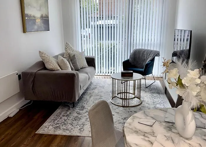 Stylish 2-Bed Apartment By Manchester City Cente