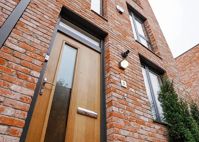 Sleek 4Br Townhouse - Rooftop - Hot Tub Manchester