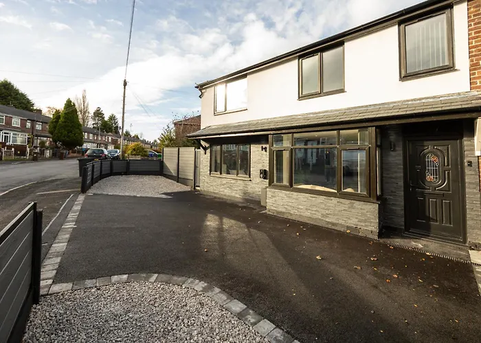 Modern 5-Bed Home Ev City Centre 10 Min Manchester