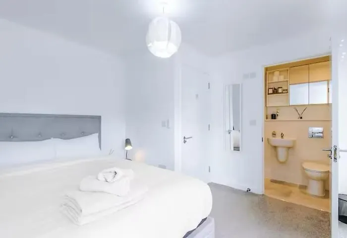 Spacious Central Home In Mcr - Free Parking, Ps5 & Superfast Wifi Manchester