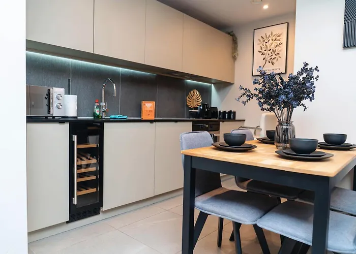 Stylish 2Bed Deansgate Apartment Balcony & City Views Manchester
