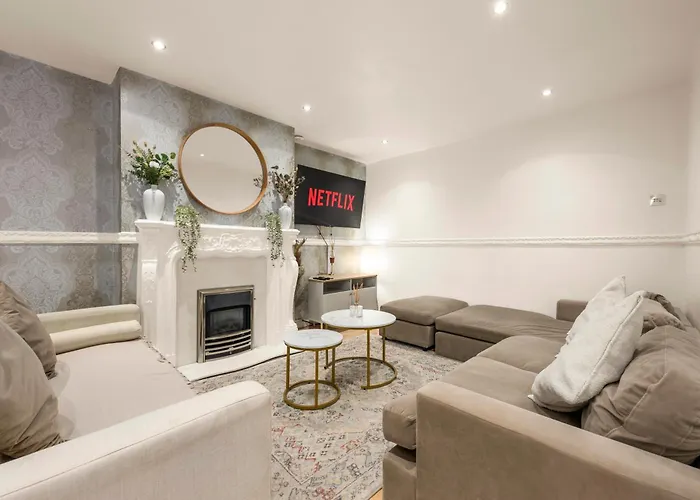 The Secret Garden Retreat With Hot Tub Villa Manchester
