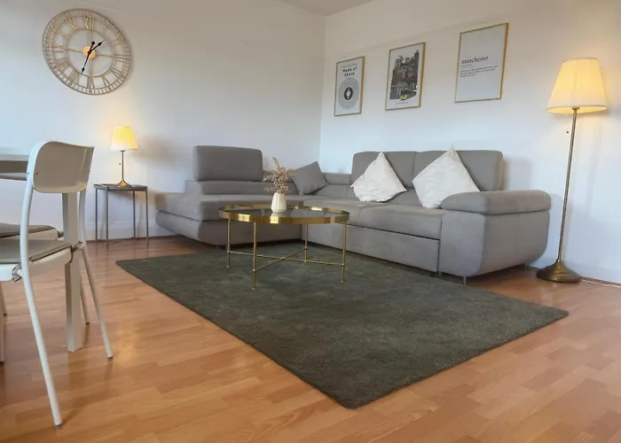 The Cotton Mill Hideaway - One Bedroom Apartment - Free Parking Near Etihad Stadium & Coop Live Manchester