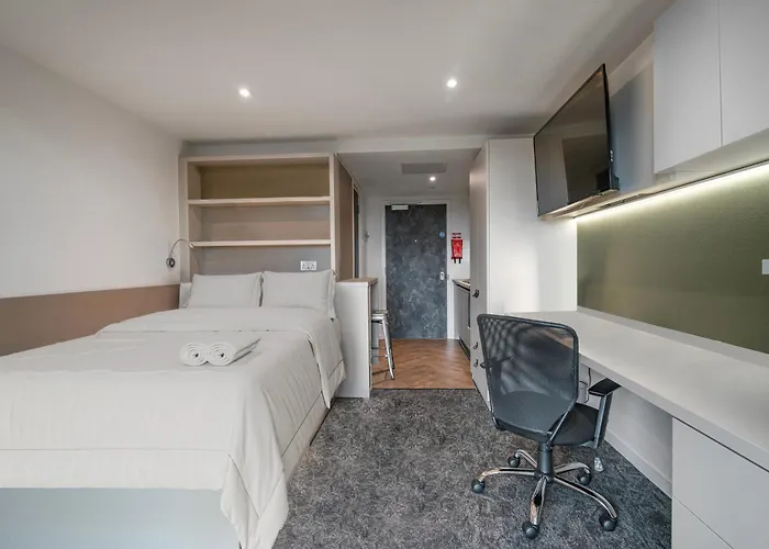 Canvas Manchester, Student Residence & Summer Stays