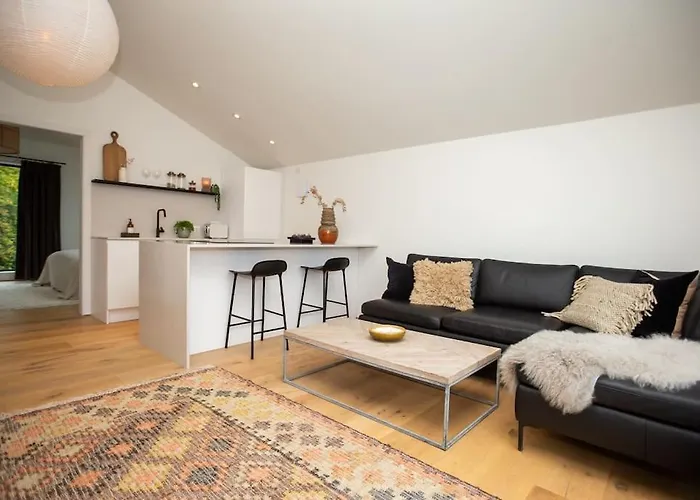 Chorlton Stylish Studio & Roof Terrace Apartments