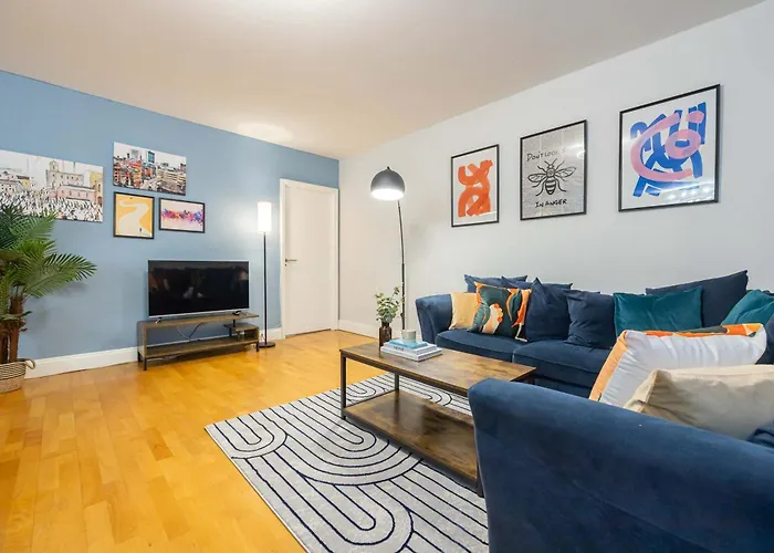 3 Bed Canal St Flat Sleeps 9 City Centre